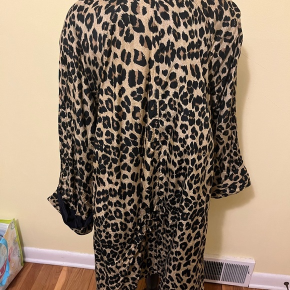 Dennis Basso Animal Print Jacket Silk blend size L 3 button close - Picture 4 of 6